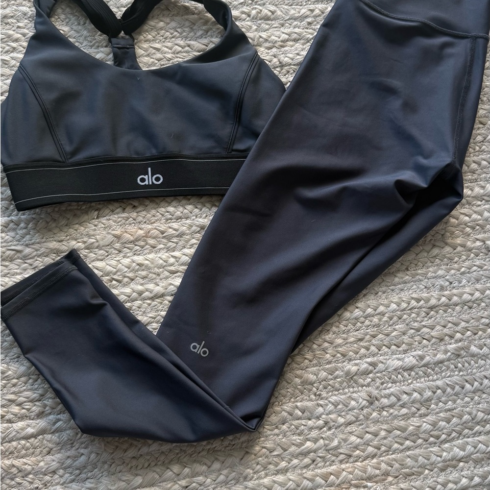 ALO Yoga Sports Bra and Leggings Set